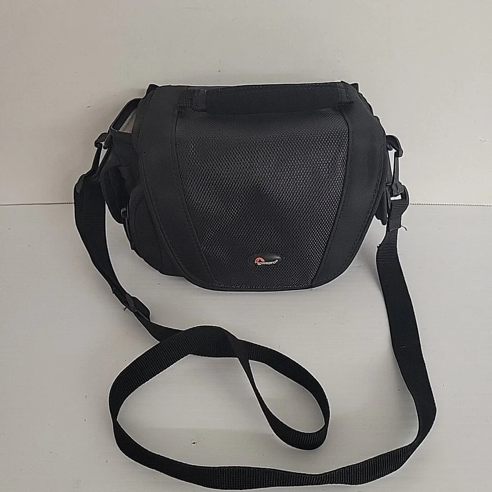 Lowepro Edit‎ 110 Camera Bag W/ Strap